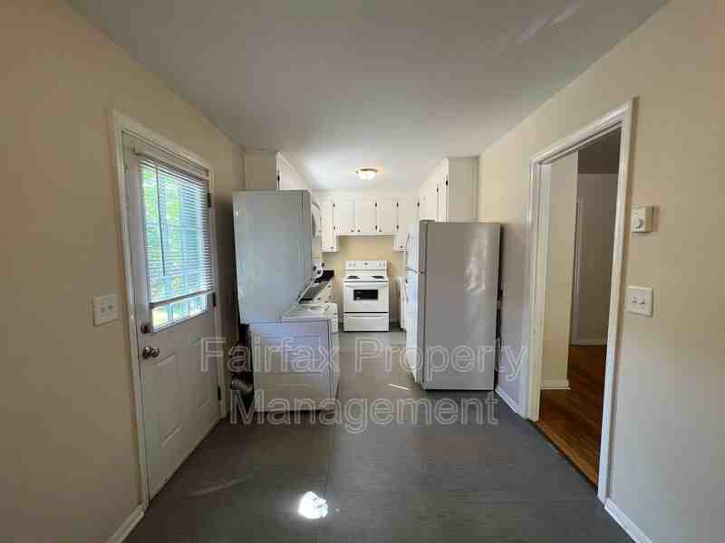 1935 Morehead Ave #1935 - Photo 6 of 15