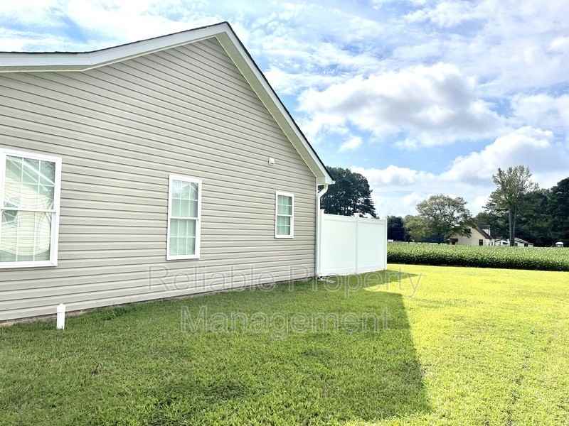 808 Phillips Rd - Photo 2 of 3