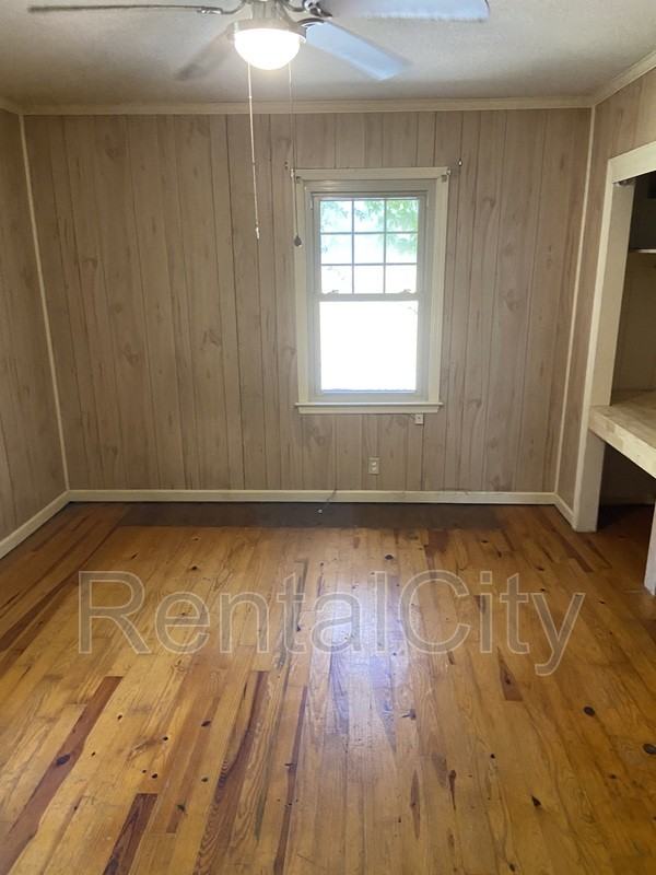 219 Broadway Ave - Photo 3 of 9