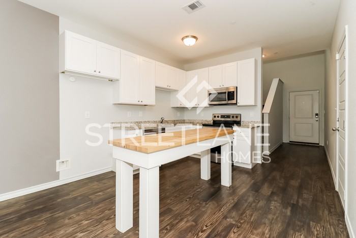 3312 Brambleton Hill Pl - Photo 3 of 15