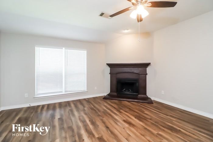 9220 Arlene Dr - Photo 3 of 15