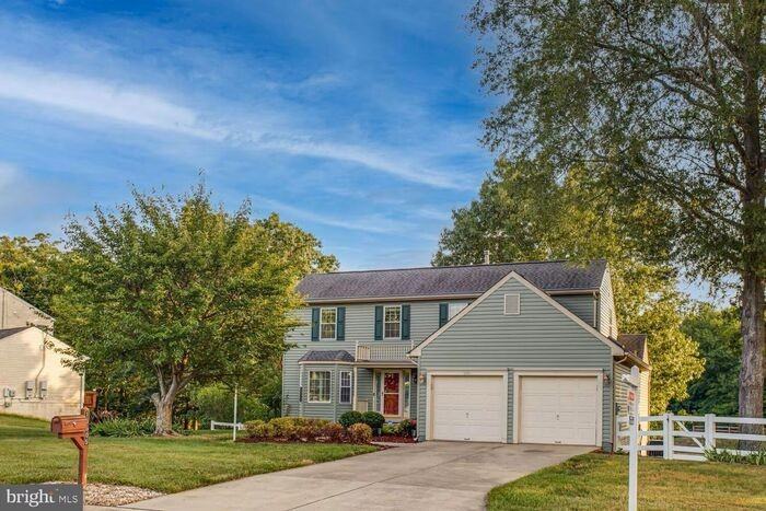 10605 Ashford Cir - Photo 2 of 44