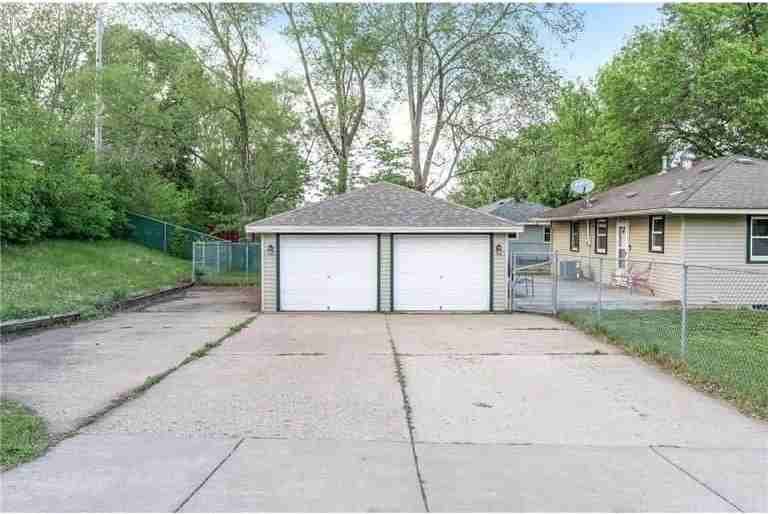 8348 Hadley Ave S #NA - Photo 2 of 7