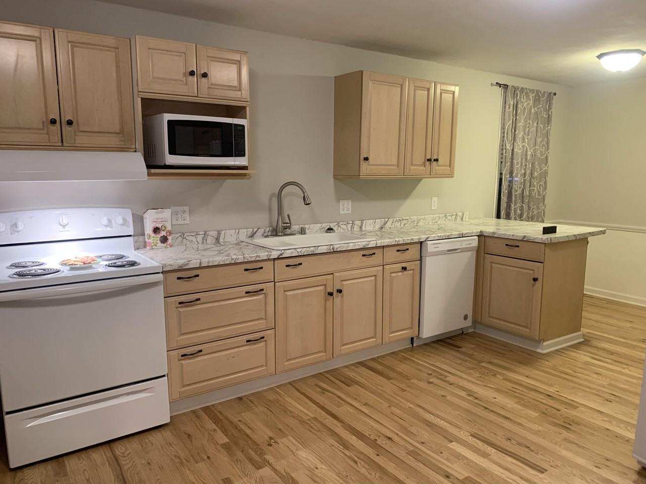 101 S Pine St - Photo 3 of 9