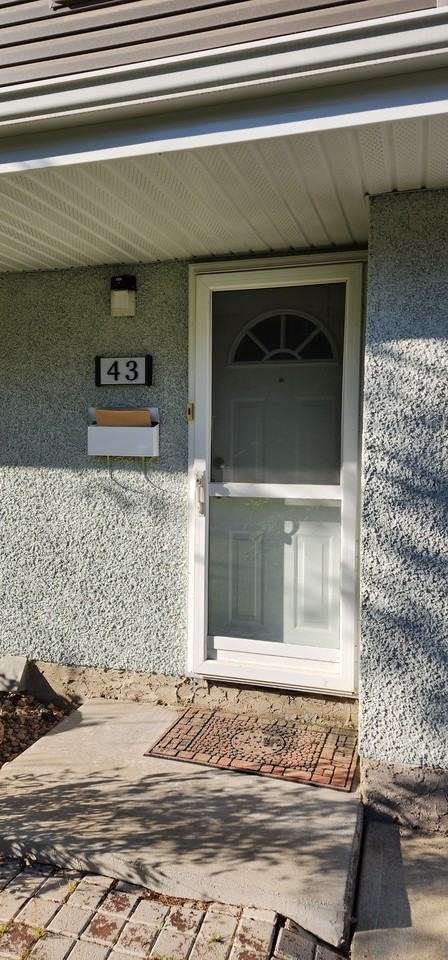 Spacious 3 Bed 1.5 Bath Townhouse*In - Photo 2 of 50