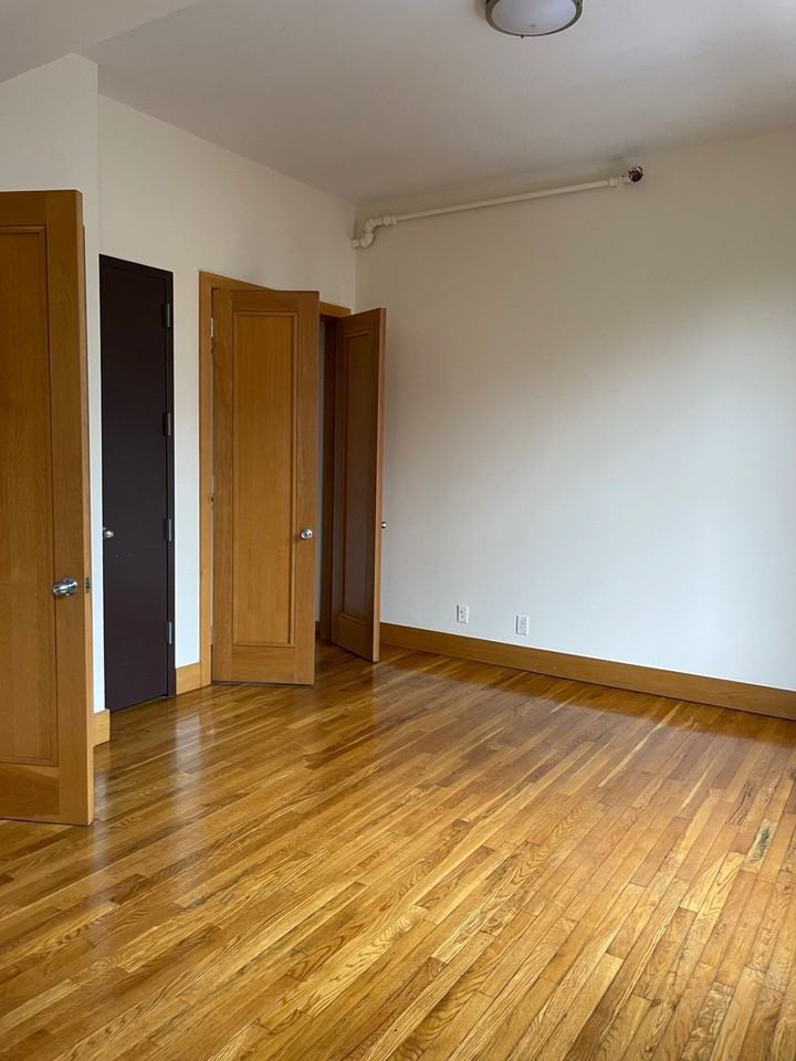 477 Saint Marks Pl #202 - Photo 3 of 8