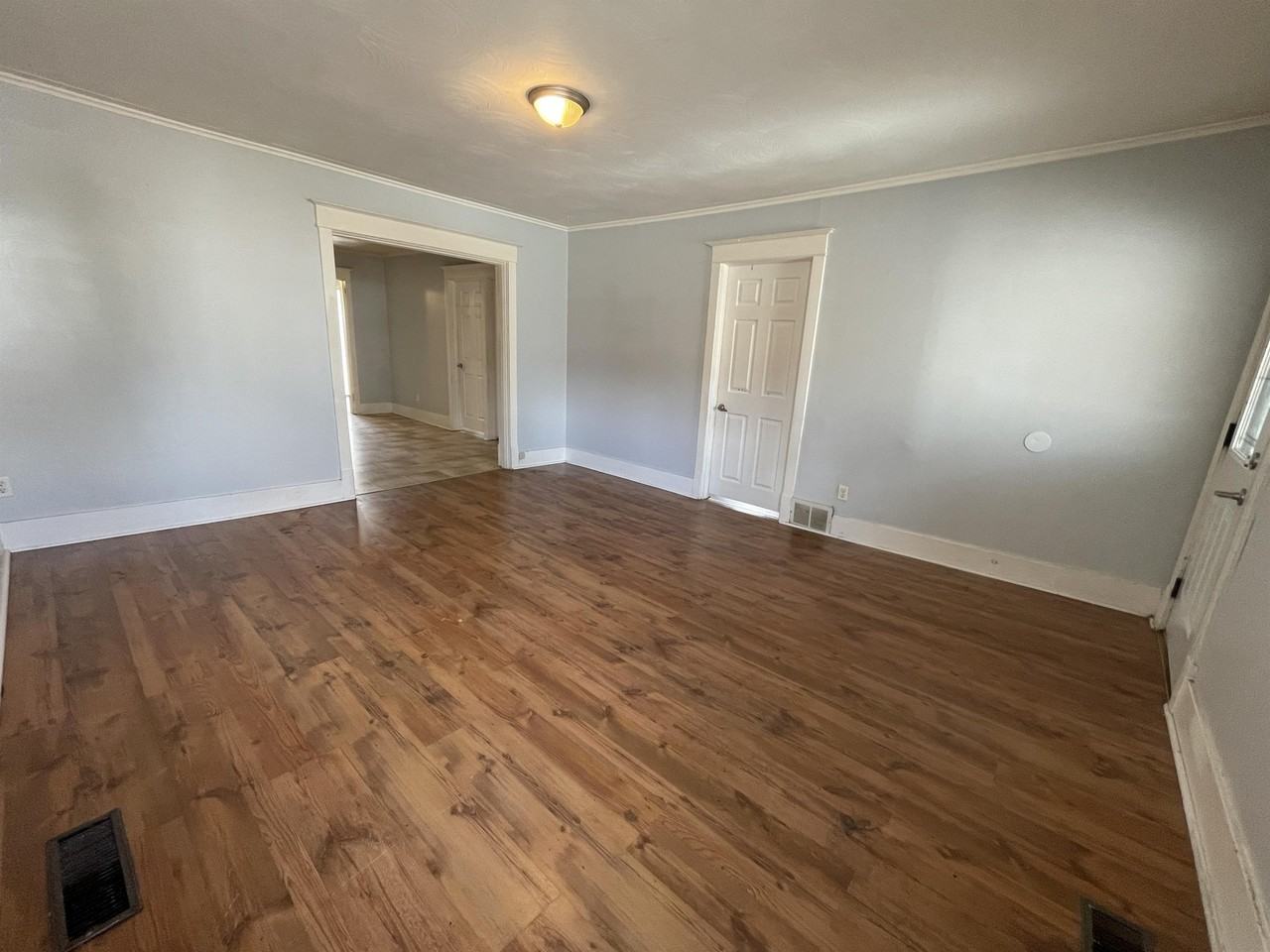213 Commercial Ave #1A - Photo 2 of 6