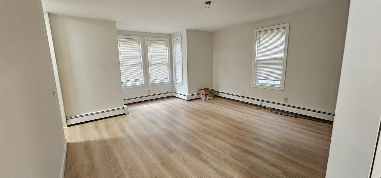 11 - 17 Sanborn Street - 17 #17 - Photo 2 of 10