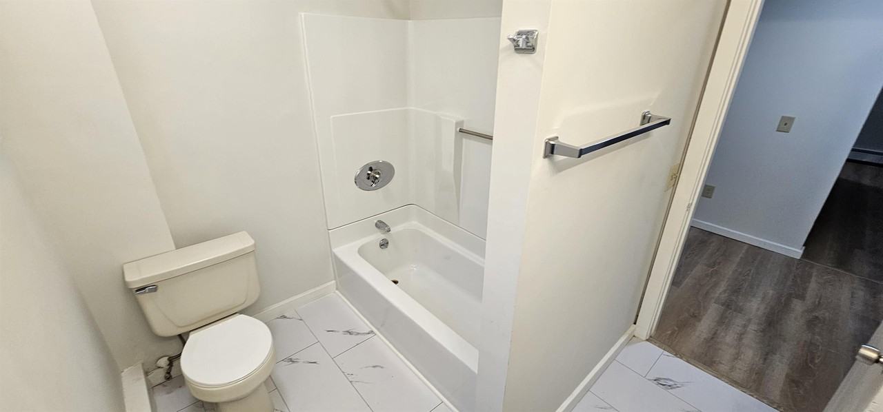 11 - 17 Sanborn Street - 17 #17 - Photo 4 of 10