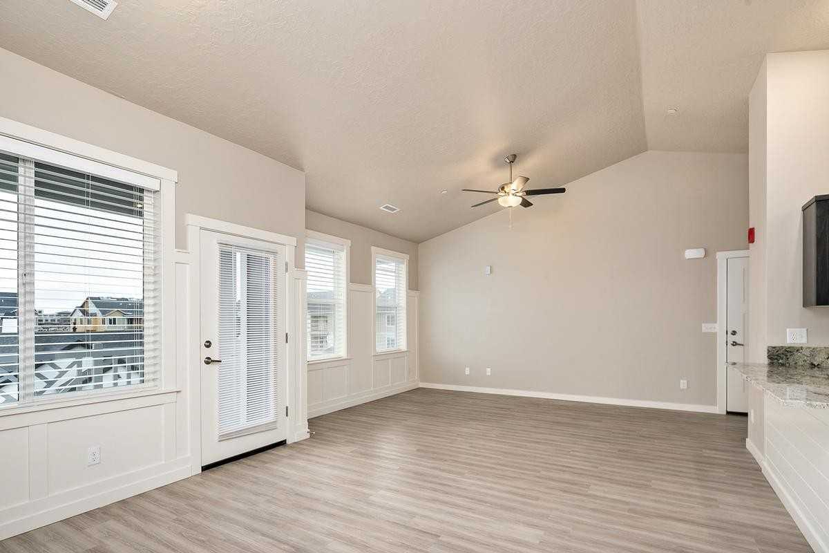 10201 Cherry Ln - Photo 2 of 10