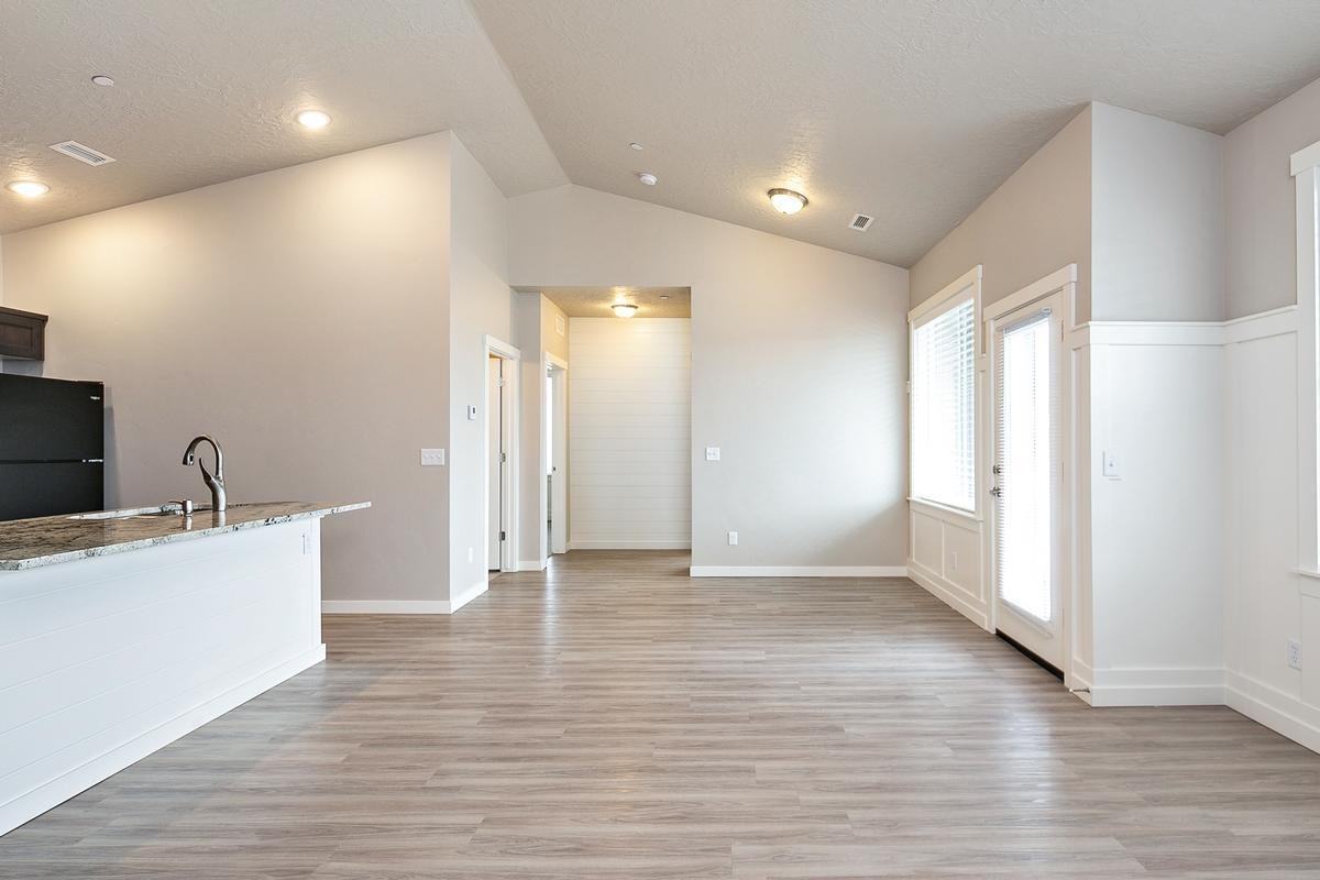 10201 Cherry Ln - Photo 3 of 10