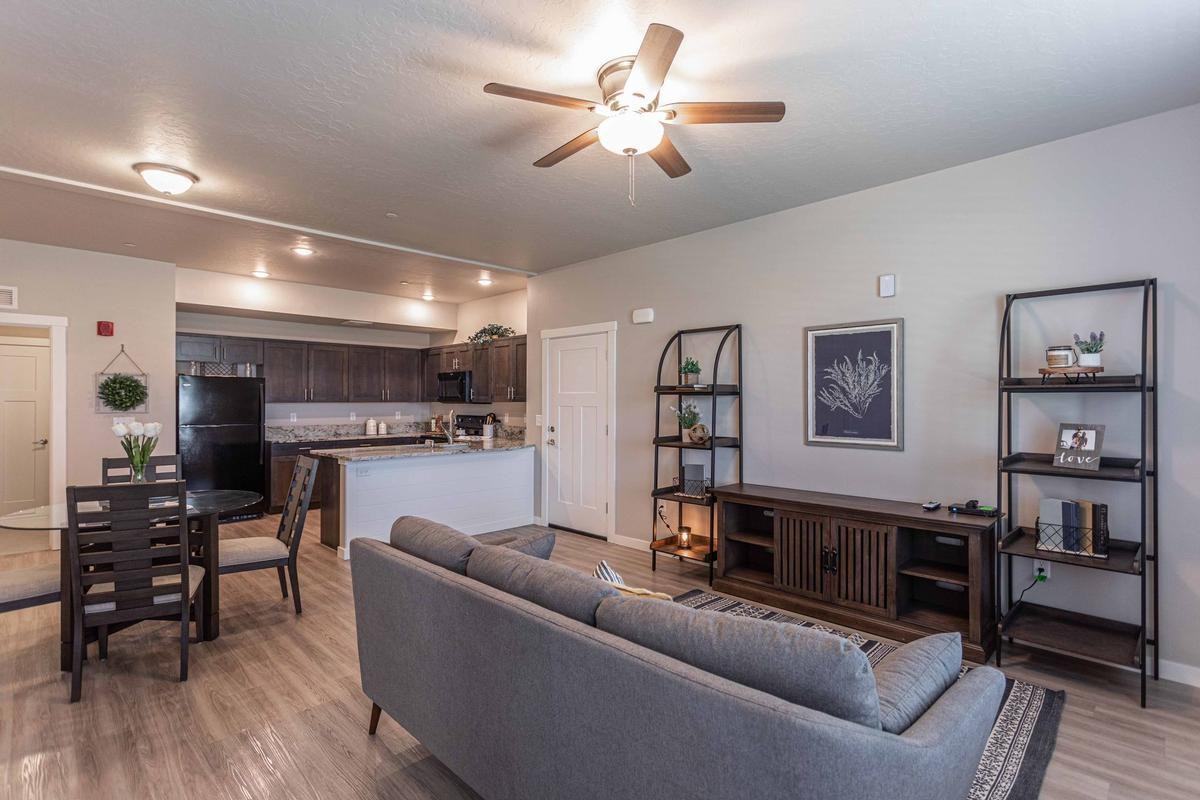 10201 Cherry Ln - Photo 2 of 18