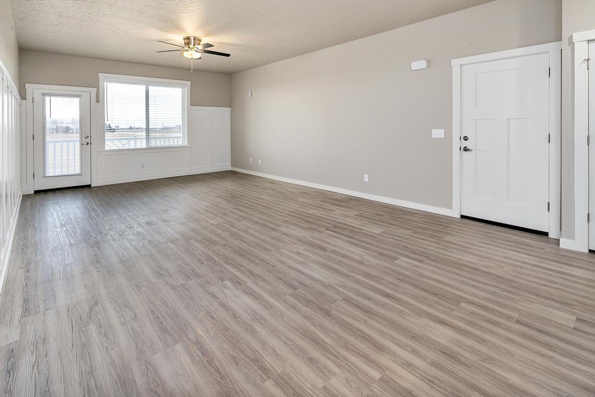 10201 Cherry Lane - Photo 5 of 20