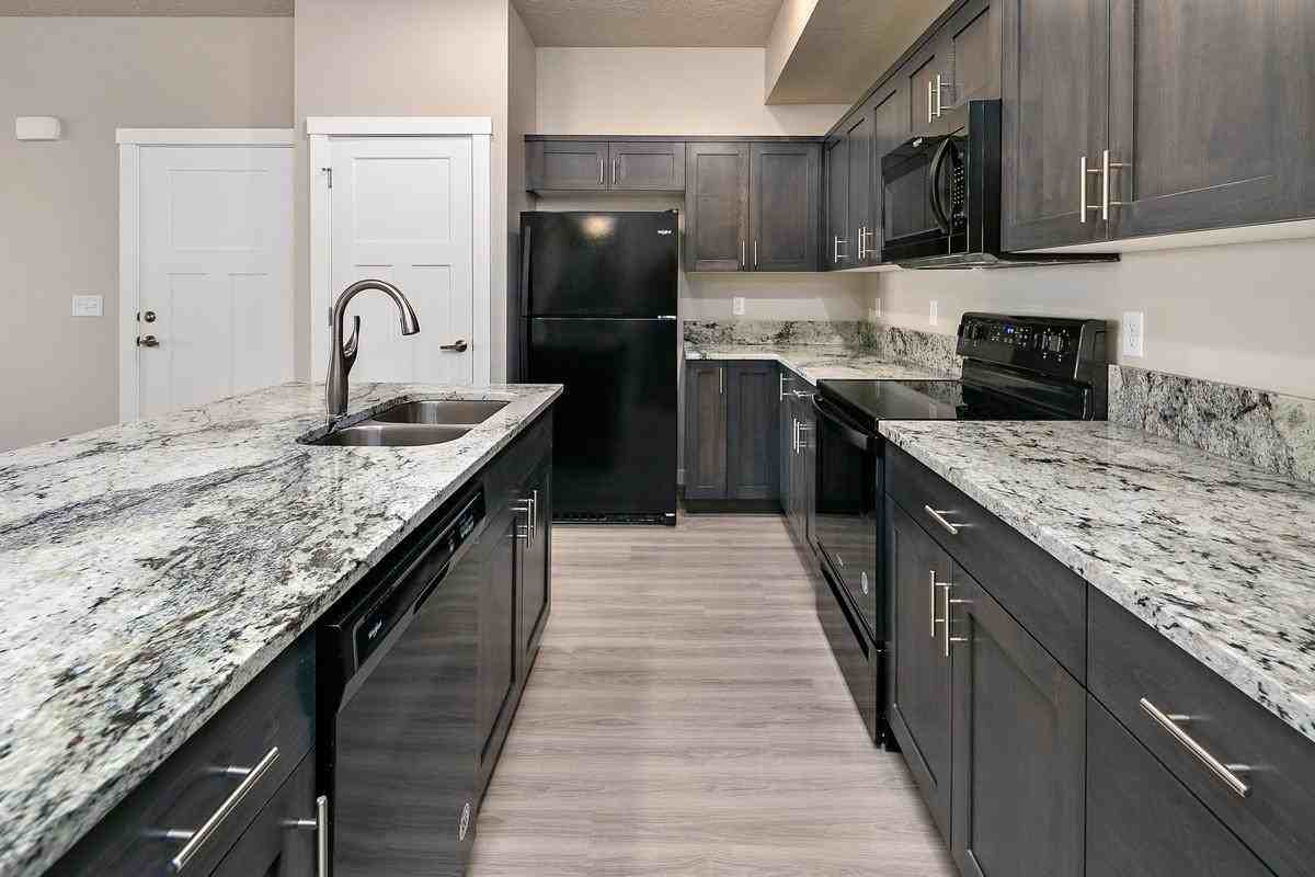 10201 Cherry Lane - Photo 7 of 20