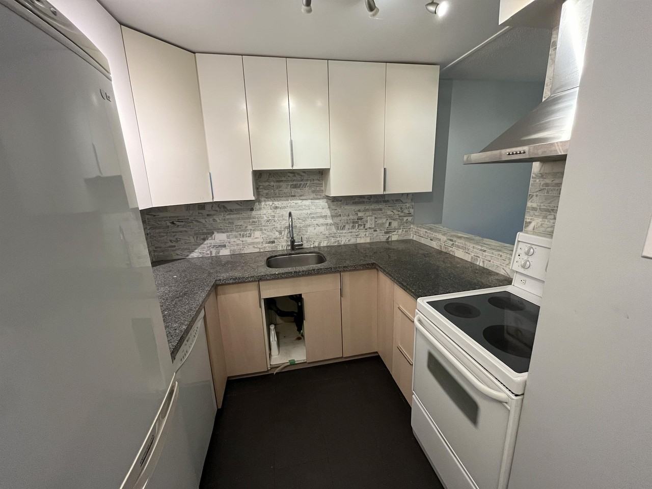 1345 Comox St #102 - Photo 2 of 8