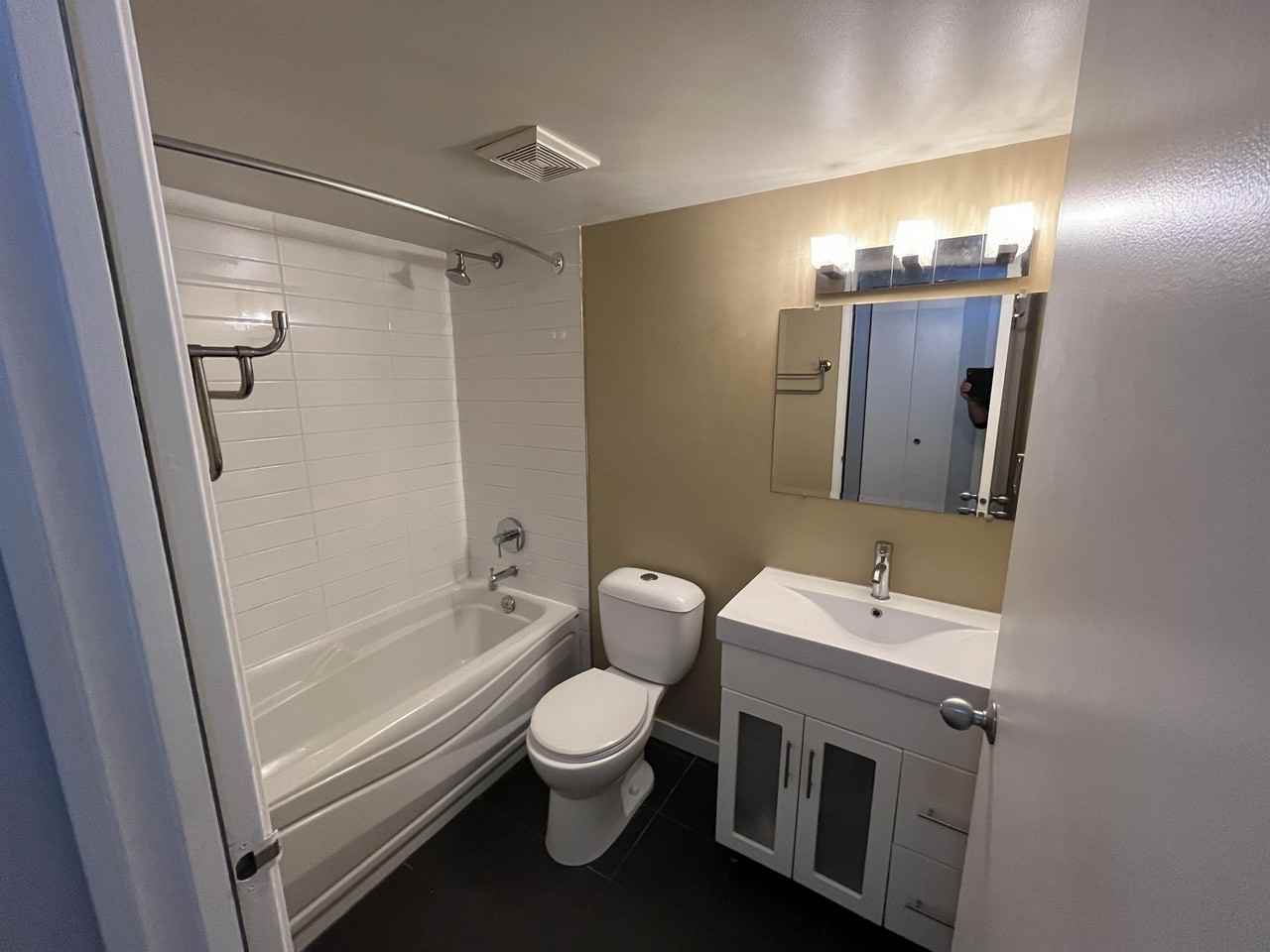 1345 Comox St #102 - Photo 7 of 8