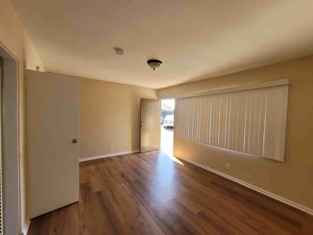 4924 W Washington Blvd #12 - Photo 3 of 10
