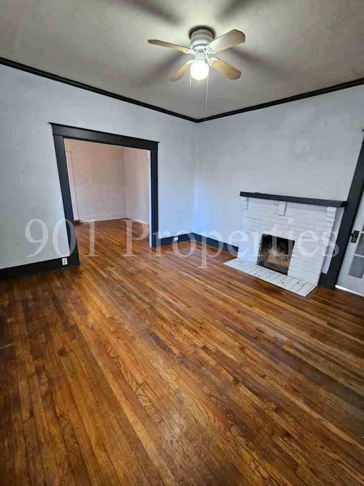 582 Loeb St #1 - Photo 4 of 15