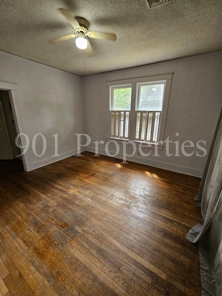 582 Loeb St #1 - Photo 7 of 15