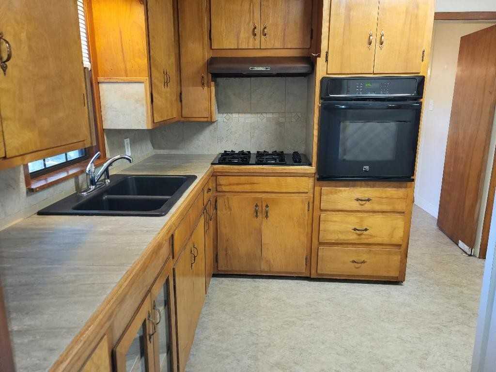 711 Wood St - Photo 2 of 15