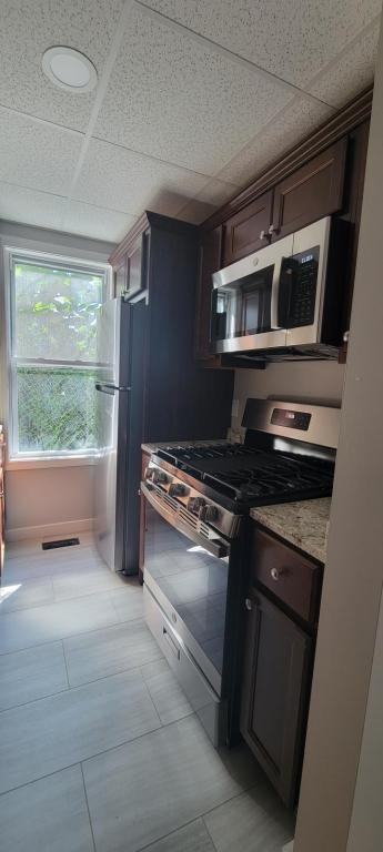 1035 N Main St - Photo 2 of 7