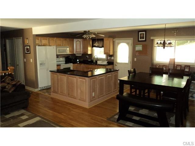 33 Kings Hwy - Photo 3 of 25