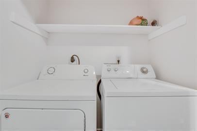 1404 E Duffy St - Photo 3 of 9