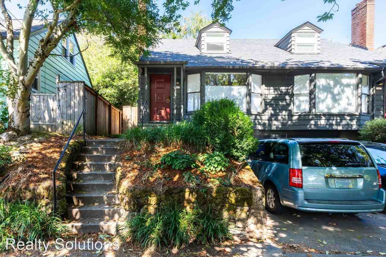 2423 Ne Everett St - Photo 3 of 23