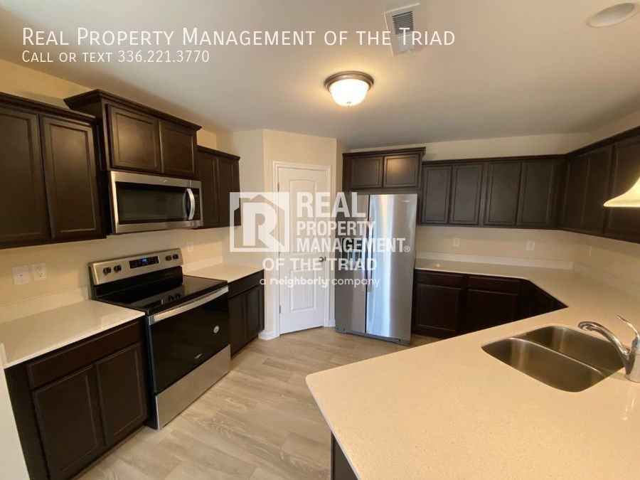 3907 Copperfield Ct - Photo 2 of 26