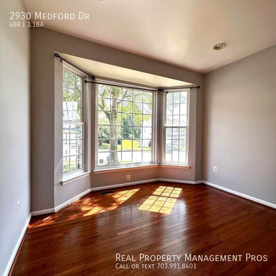 2930 Medford Dr - Photo 3 of 24