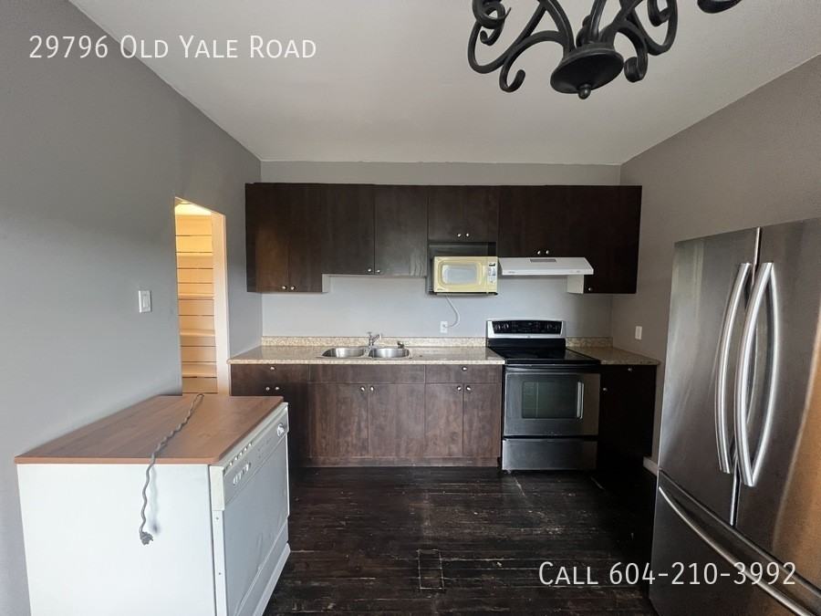 29796 Old Yale Rd - Photo 3 of 19