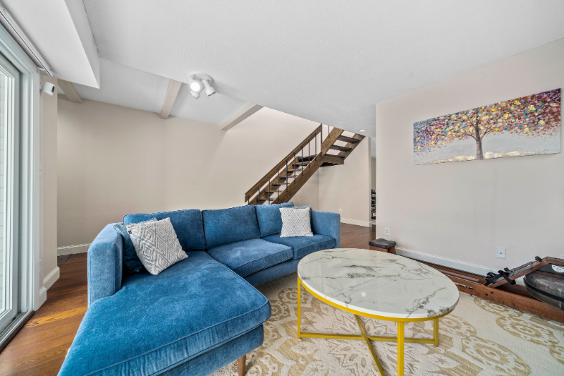 15 Fresh Pond Pl - Photo 2 of 32