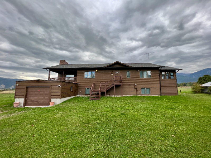 900 Coombs Ln - Photo 2 of 21