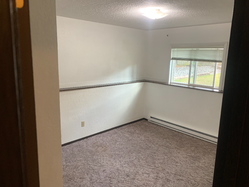 2215 9th Ave - Photo 5 of 8