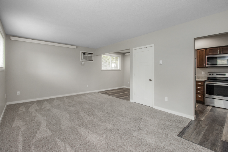 306 4th Ave Nw #4 - Photo 3 of 30