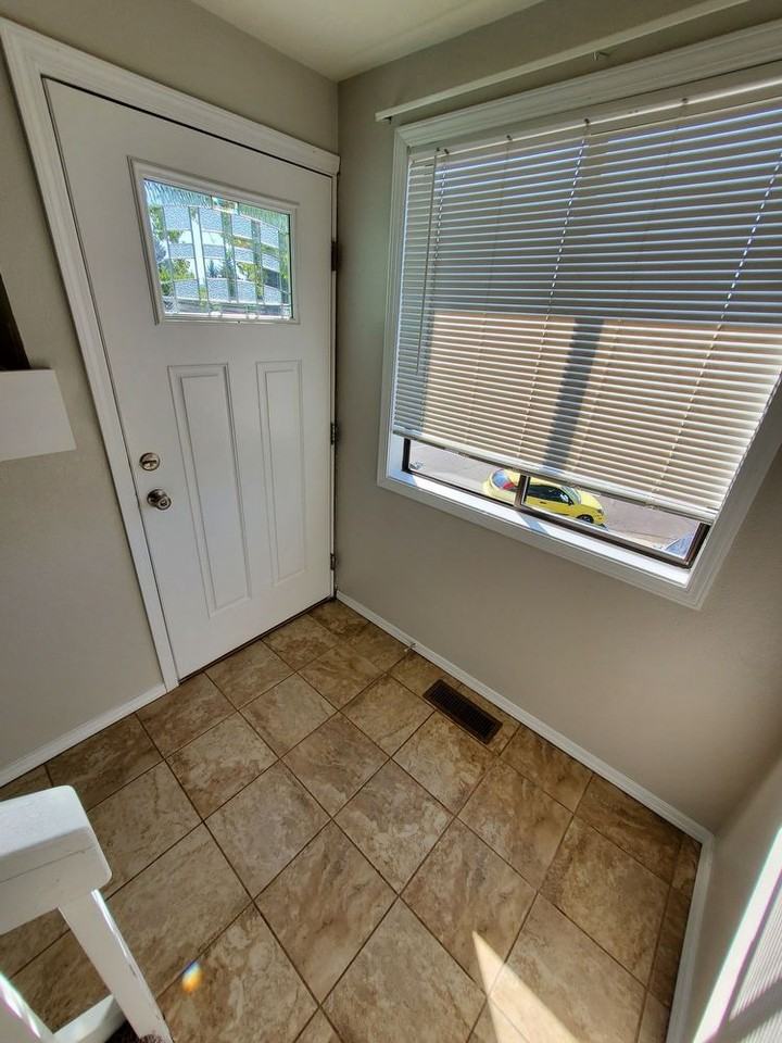 1447 Woodside Ct Se - Photo 3 of 26