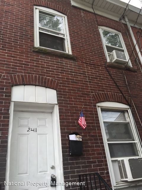241 Grand St - Photo 2 of 13