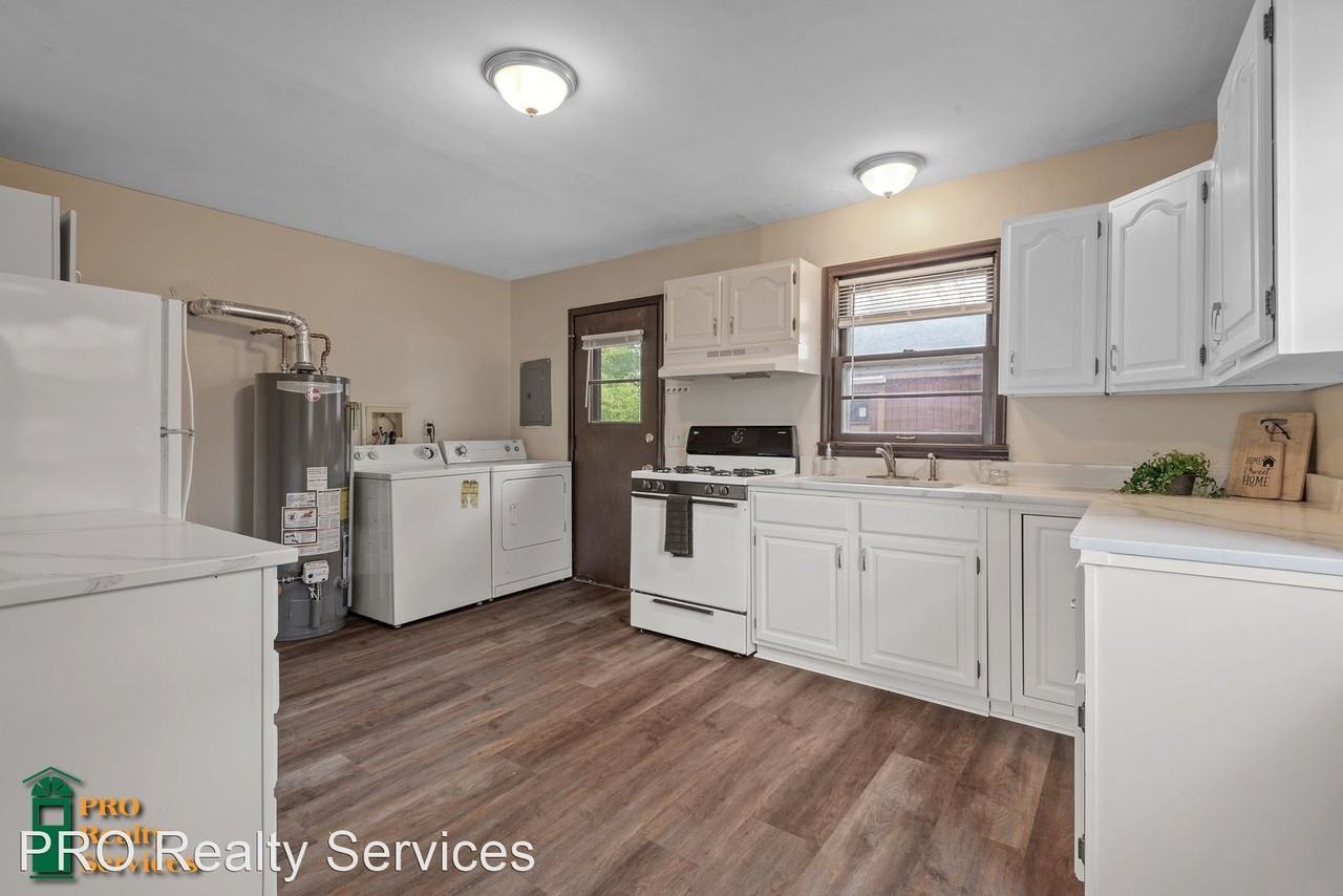 6719 Lombardy Ln - Photo 2 of 25