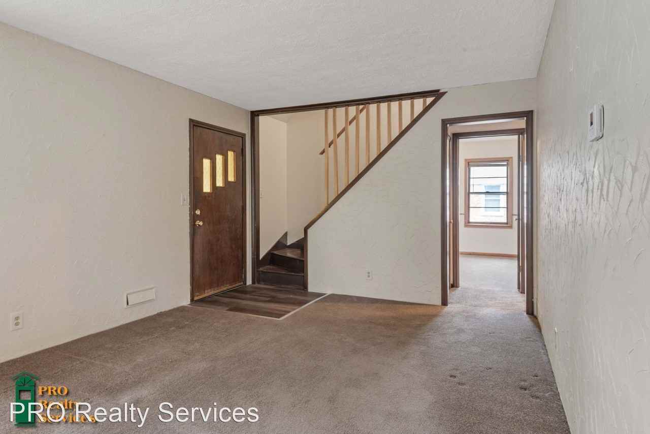 6719 Lombardy Ln - Photo 3 of 25