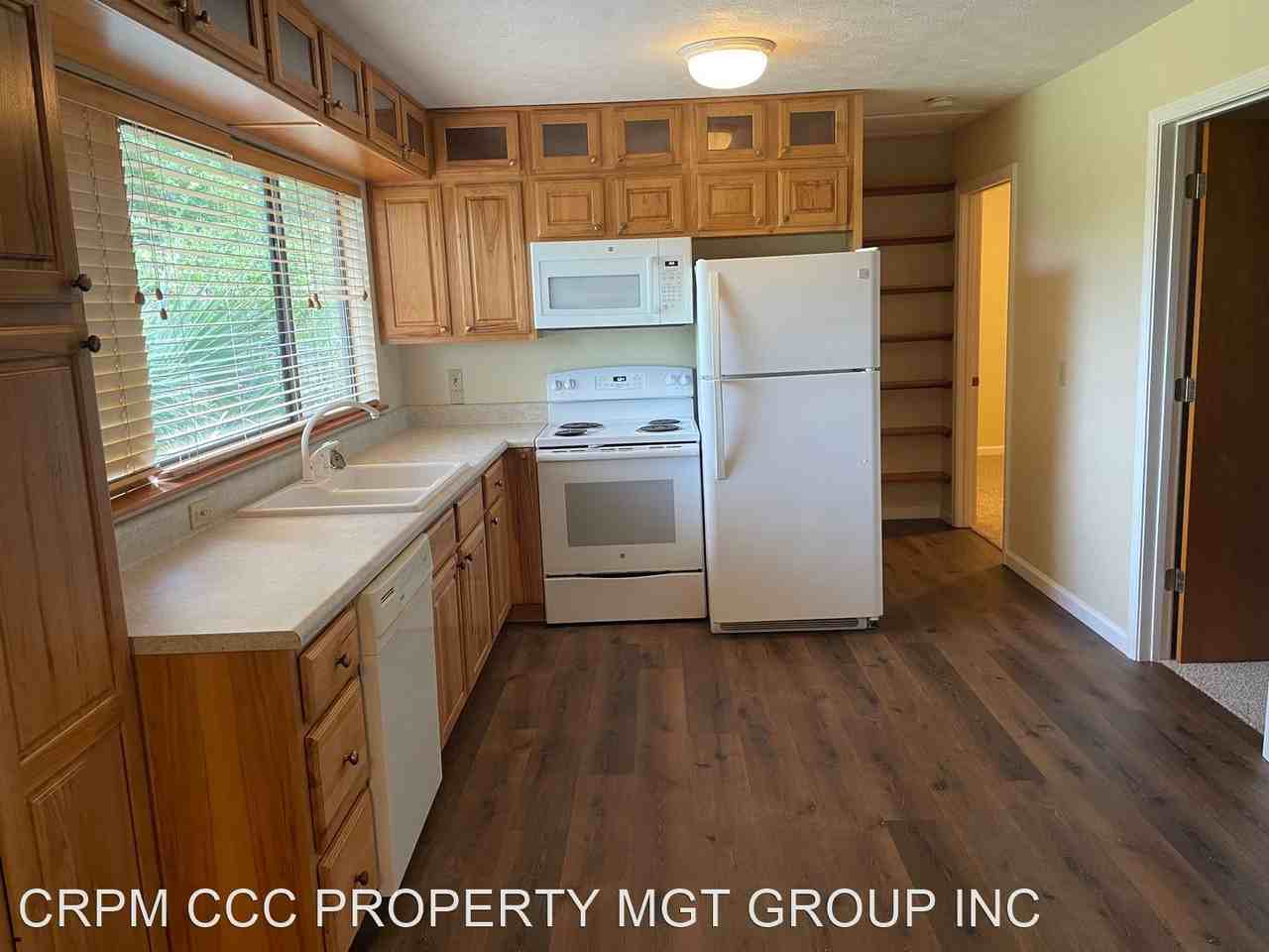 1102 Arkansas Ave - Photo 2 of 10
