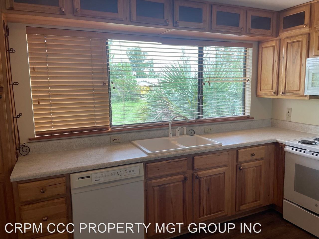1102 Arkansas Ave - Photo 3 of 10