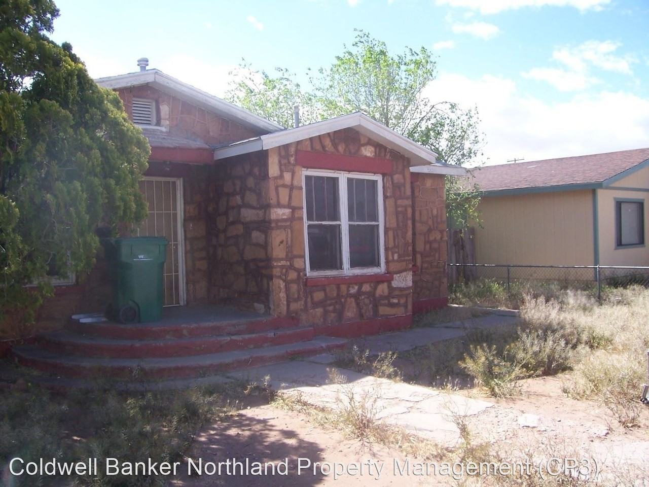 922 N Kinsley Ave - Photo 2 of 10