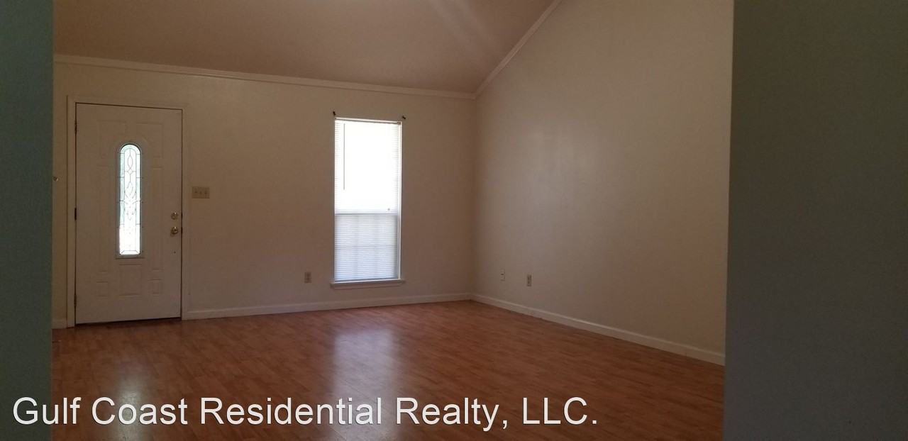 1201 Oak St - Photo 2 of 3