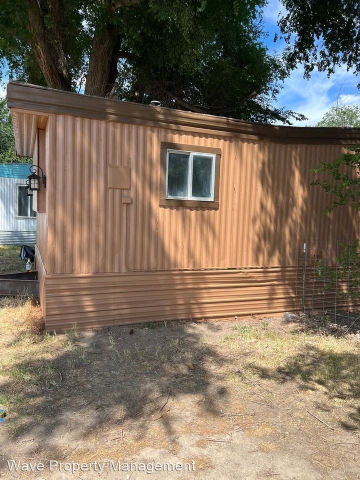 2100 E. 42nd. St. S. - Photo 3 of 17