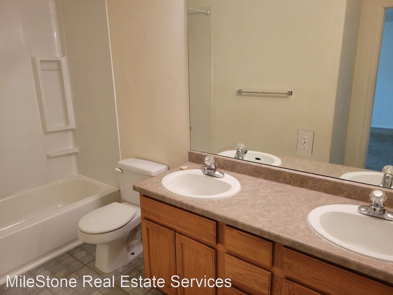 295 Ellers Grv - Photo 3 of 16