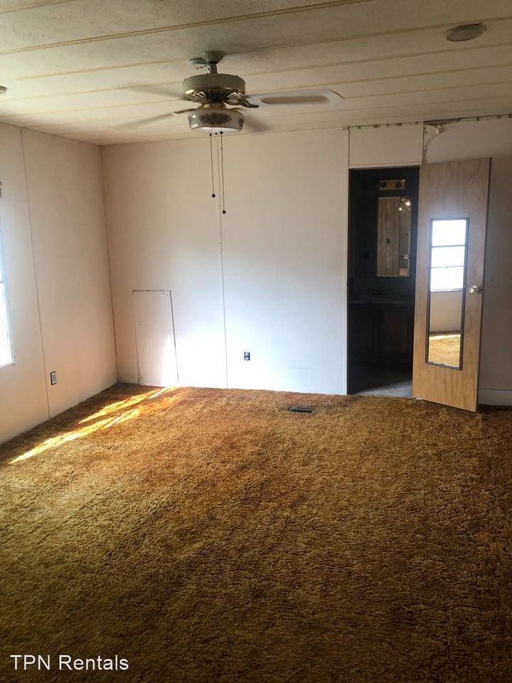 2806 Lancer Ln - Photo 3 of 9