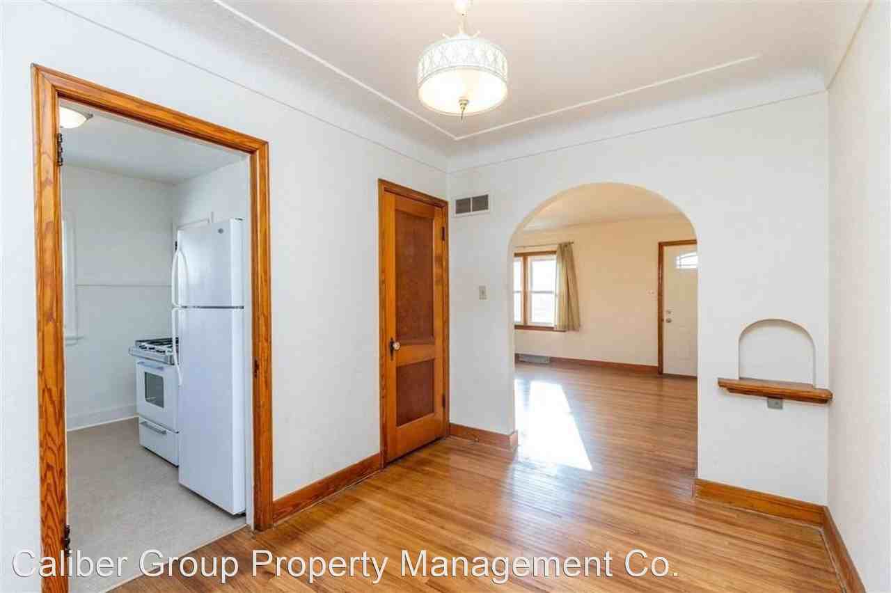 405 E Arlington St - Photo 3 of 9