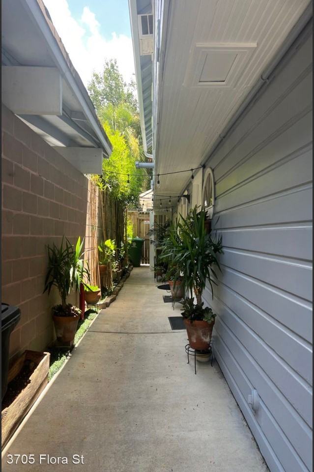 3705 Flora Apartments in Neartown Montrose, Houston, TX 77006 Zumper