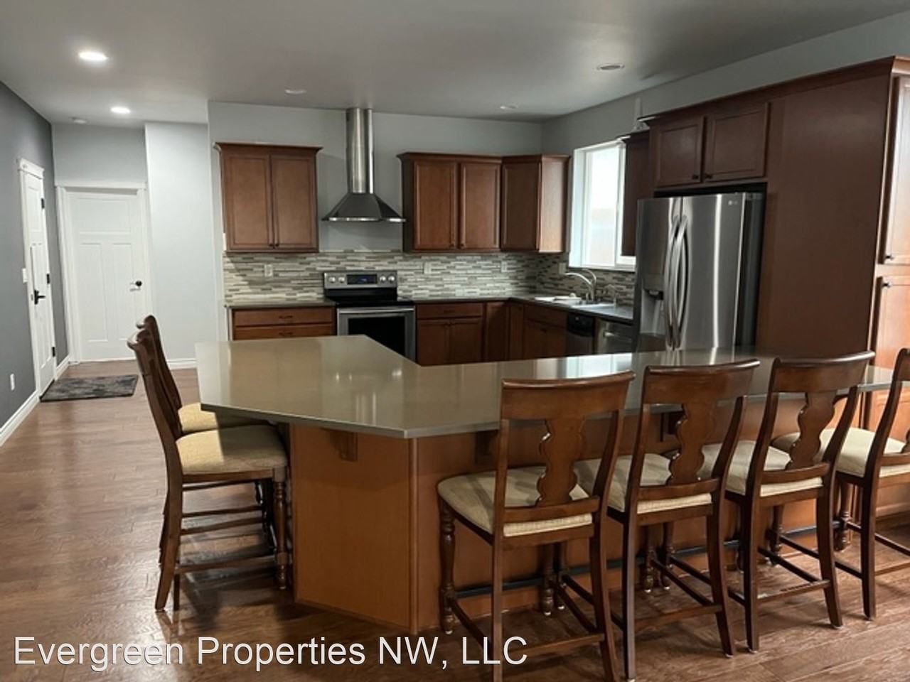 4302 Winslow Ct - Photo 3 of 20