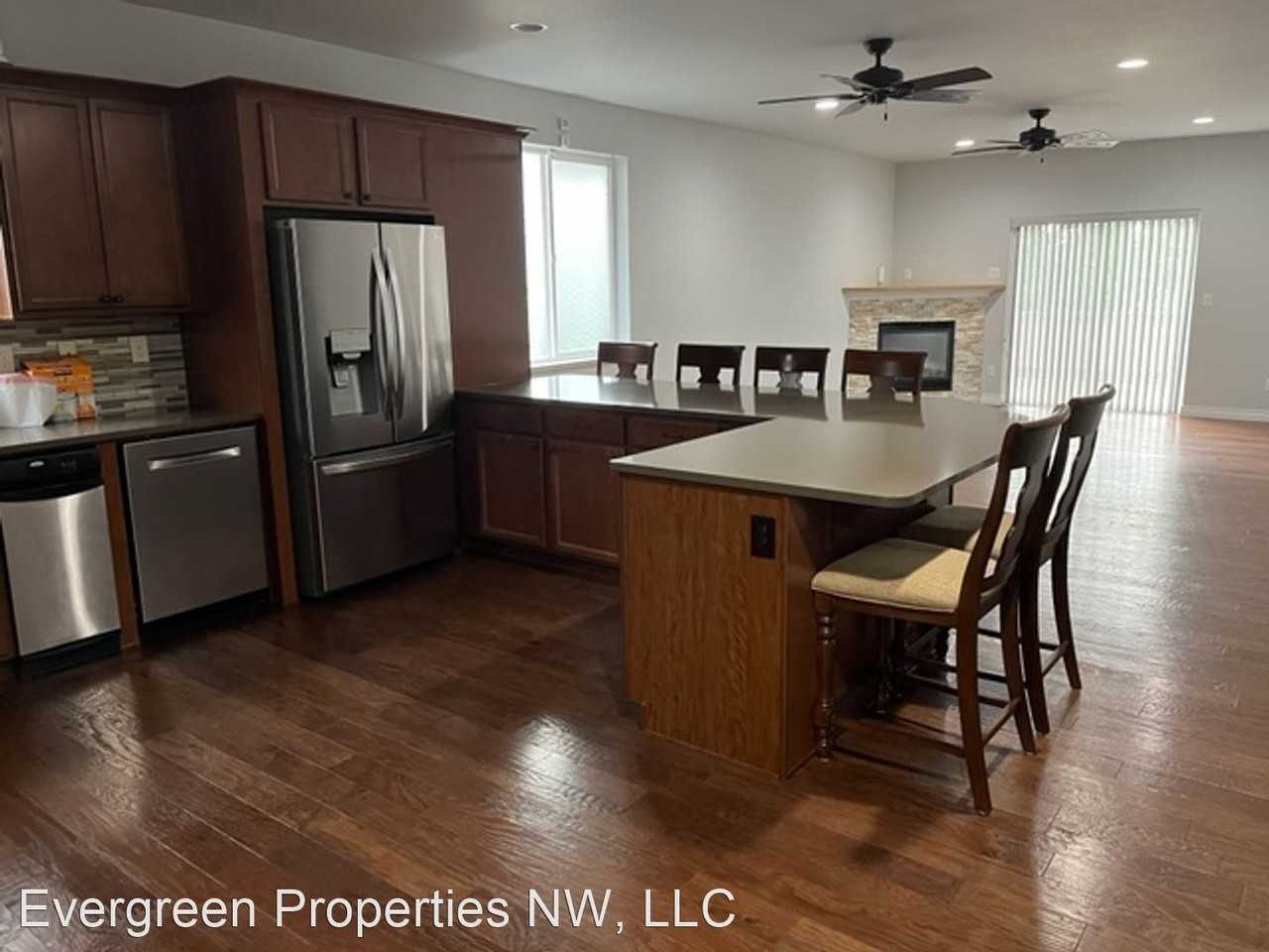 4302 Winslow Ct - Photo 2 of 20